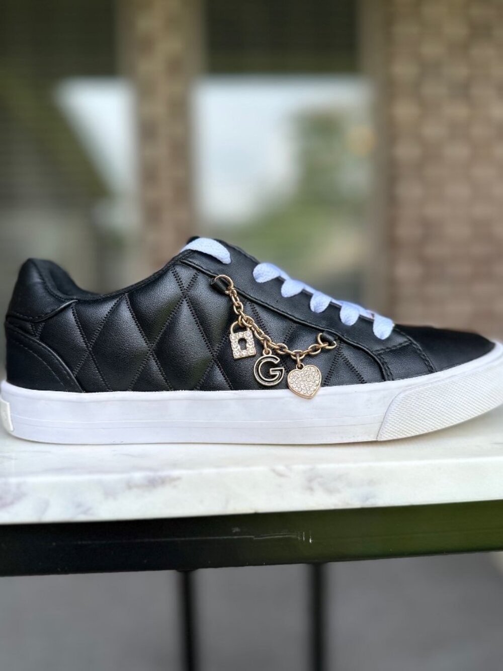 GBG Los Angeles by Guess Sneakers Quilted Black Gold Charms Heart Lock Size 5.5